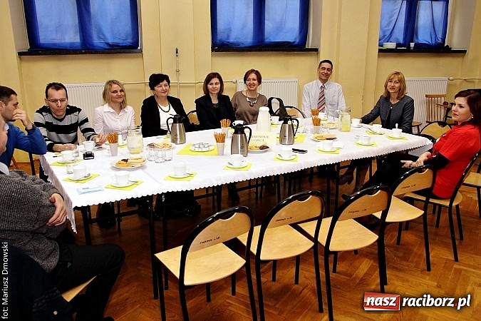 Zdjęcie w galerii na portalu naszraciborz.pl: Pierwszy raz w historii Powiatowy Konkurs Wiedzy Ekonomicznej wygrały dwie drużyny! wiadomości z regionu