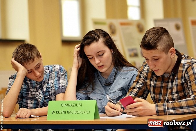 Zdjęcie w galerii na portalu naszraciborz.pl: Pierwszy raz w historii Powiatowy Konkurs Wiedzy Ekonomicznej wygrały dwie drużyny! wiadomości z regionu