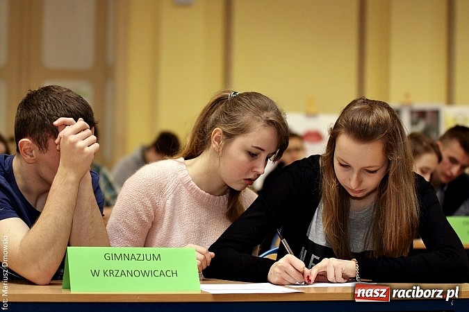 Zdjęcie w galerii na portalu naszraciborz.pl: Pierwszy raz w historii Powiatowy Konkurs Wiedzy Ekonomicznej wygrały dwie drużyny! wiadomości z regionu