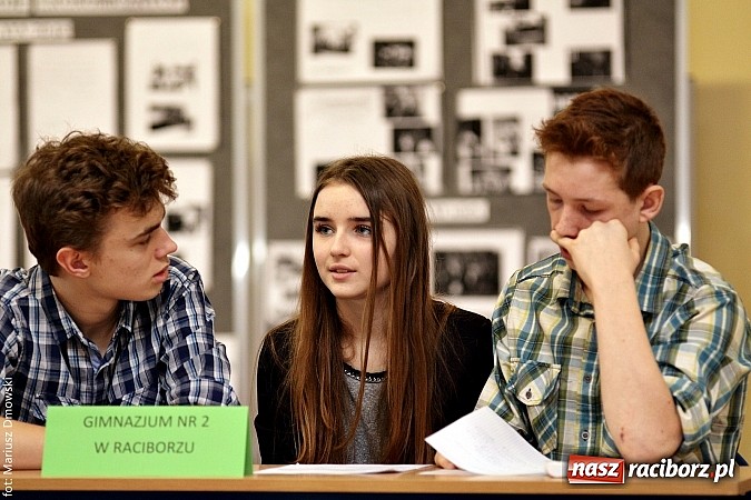 Zdjęcie w galerii na portalu naszraciborz.pl: Pierwszy raz w historii Powiatowy Konkurs Wiedzy Ekonomicznej wygrały dwie drużyny! wiadomości z regionu