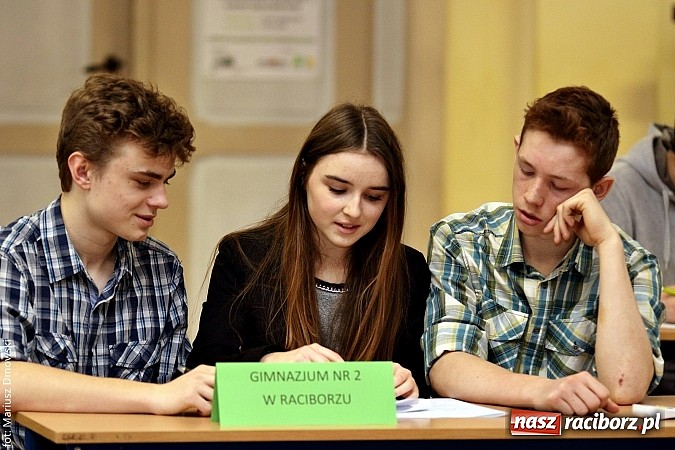 Zdjęcie w galerii na portalu naszraciborz.pl: Pierwszy raz w historii Powiatowy Konkurs Wiedzy Ekonomicznej wygrały dwie drużyny! wiadomości z regionu