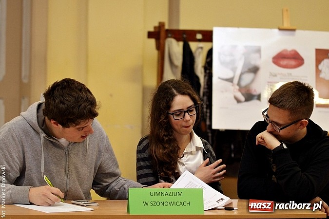 Zdjęcie w galerii na portalu naszraciborz.pl: Pierwszy raz w historii Powiatowy Konkurs Wiedzy Ekonomicznej wygrały dwie drużyny! wiadomości z regionu