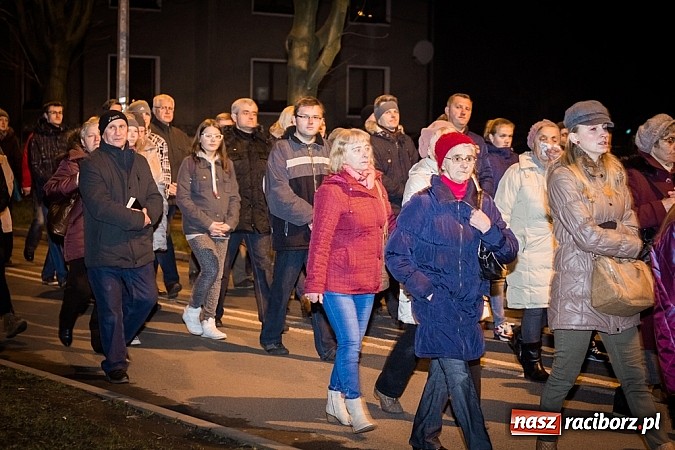 Zdjęcie w galerii na portalu naszraciborz.pl: Droga Krzyżowa ulicami miasta Racibórz wiadomości z regionu