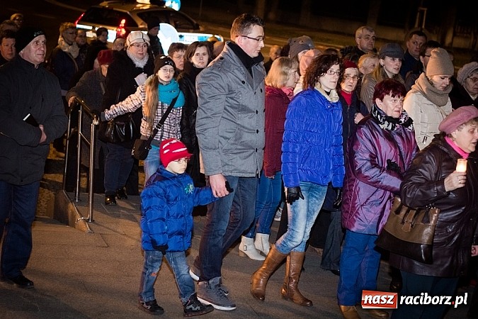 Zdjęcie w galerii na portalu naszraciborz.pl: Droga Krzyżowa ulicami miasta Racibórz wiadomości z regionu