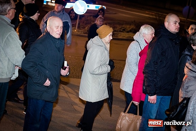 Zdjęcie w galerii na portalu naszraciborz.pl: Droga Krzyżowa ulicami miasta Racibórz wiadomości z regionu