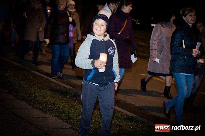 Zdjęcie w galerii na portalu naszraciborz.pl: Droga Krzyżowa ulicami miasta Racibórz wiadomości z regionu