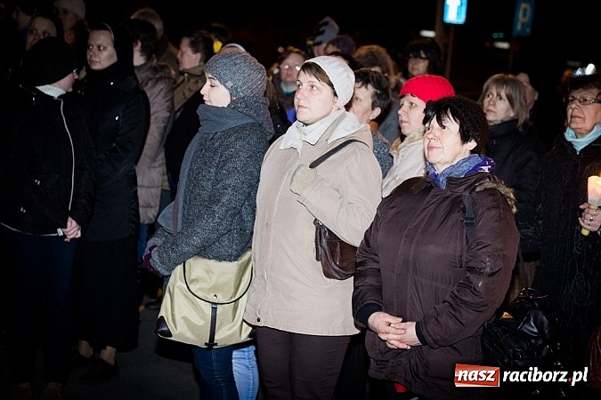 Zdjęcie w galerii na portalu naszraciborz.pl: Droga Krzyżowa ulicami miasta Racibórz wiadomości z regionu