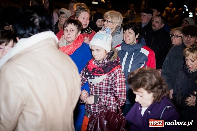 Zdjęcie w galerii na portalu naszraciborz.pl: Droga Krzyżowa ulicami miasta Racibórz wiadomości z regionu
