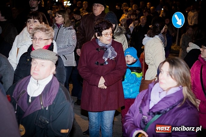Zdjęcie w galerii na portalu naszraciborz.pl: Droga Krzyżowa ulicami miasta Racibórz wiadomości z regionu