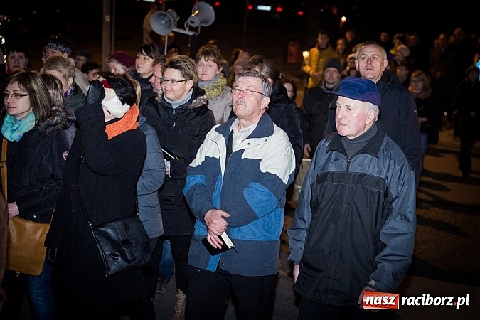 Zdjęcie w galerii na portalu naszraciborz.pl: Droga Krzyżowa ulicami miasta Racibórz wiadomości z regionu