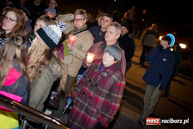 Zdjęcie w galerii na portalu naszraciborz.pl: Droga Krzyżowa ulicami miasta Racibórz wiadomości z regionu