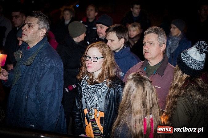 Zdjęcie w galerii na portalu naszraciborz.pl: Droga Krzyżowa ulicami miasta Racibórz wiadomości z regionu