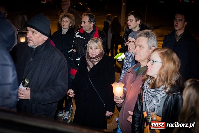 Zdjęcie w galerii na portalu naszraciborz.pl: Droga Krzyżowa ulicami miasta Racibórz wiadomości z regionu