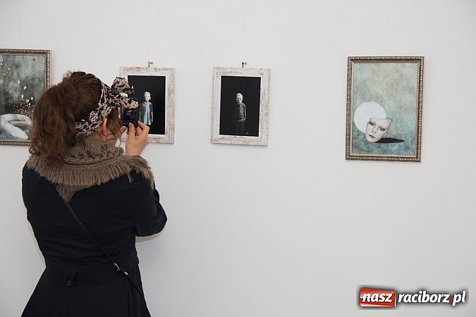 Zdjęcie w galerii na portalu naszraciborz.pl: Wystawa dr Karoliny Stanieczek w galerii Czarny Kot wiadomości z regionu