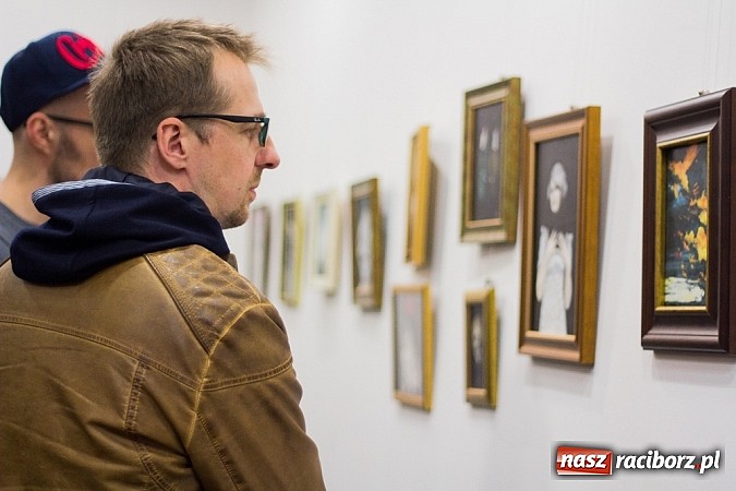 Zdjęcie w galerii na portalu naszraciborz.pl: Wystawa dr Karoliny Stanieczek w galerii Czarny Kot wiadomości z regionu