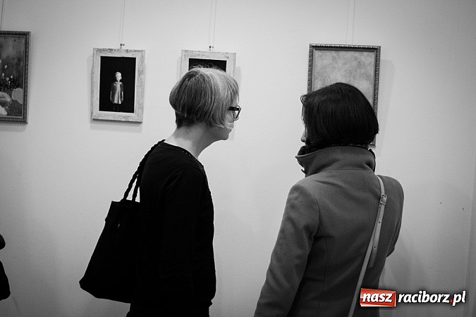 Zdjęcie w galerii na portalu naszraciborz.pl: Wystawa dr Karoliny Stanieczek w galerii Czarny Kot wiadomości z regionu