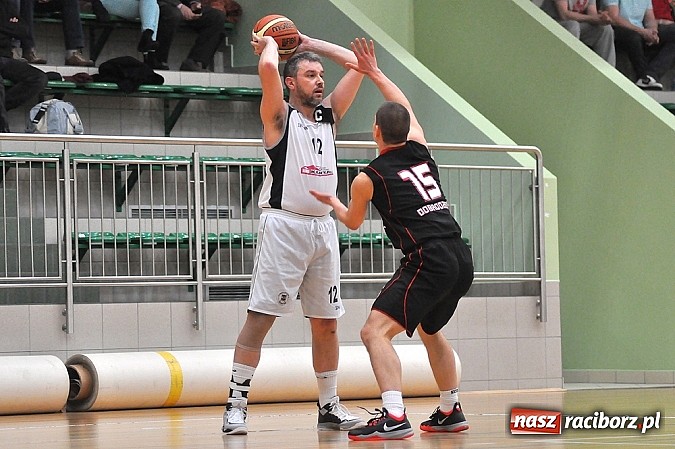 Zdjęcie w galerii na portalu naszraciborz.pl: Ofensywa gra o trzecie miejsce. Porażka w pierwszym meczu wiadomości z regionu