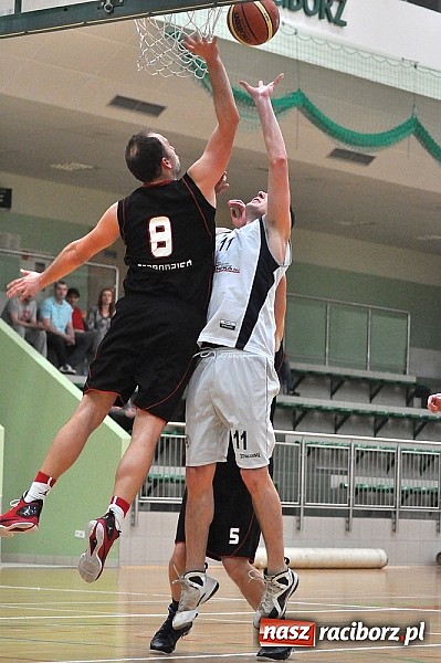 Zdjęcie w galerii na portalu naszraciborz.pl: Ofensywa gra o trzecie miejsce. Porażka w pierwszym meczu wiadomości z regionu