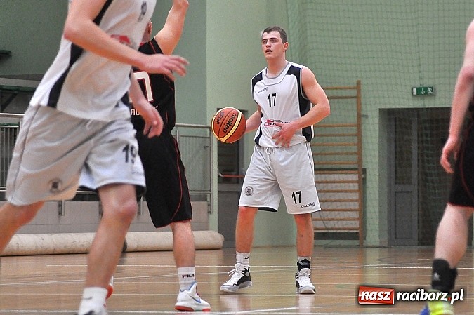 Zdjęcie w galerii na portalu naszraciborz.pl: Ofensywa gra o trzecie miejsce. Porażka w pierwszym meczu wiadomości z regionu