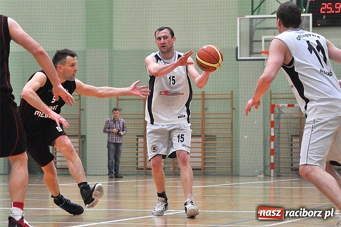 Zdjęcie w galerii na portalu naszraciborz.pl: Ofensywa gra o trzecie miejsce. Porażka w pierwszym meczu wiadomości z regionu