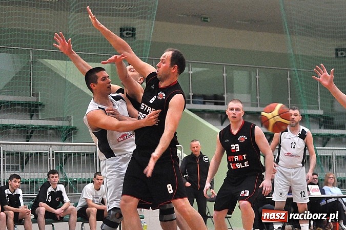 Zdjęcie w galerii na portalu naszraciborz.pl: Ofensywa gra o trzecie miejsce. Porażka w pierwszym meczu wiadomości z regionu