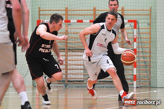 Zdjęcie w galerii na portalu naszraciborz.pl: Ofensywa gra o trzecie miejsce. Porażka w pierwszym meczu wiadomości z regionu