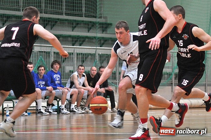 Zdjęcie w galerii na portalu naszraciborz.pl: Ofensywa gra o trzecie miejsce. Porażka w pierwszym meczu wiadomości z regionu