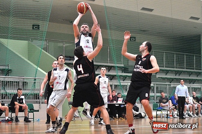 Zdjęcie w galerii na portalu naszraciborz.pl: Ofensywa gra o trzecie miejsce. Porażka w pierwszym meczu wiadomości z regionu