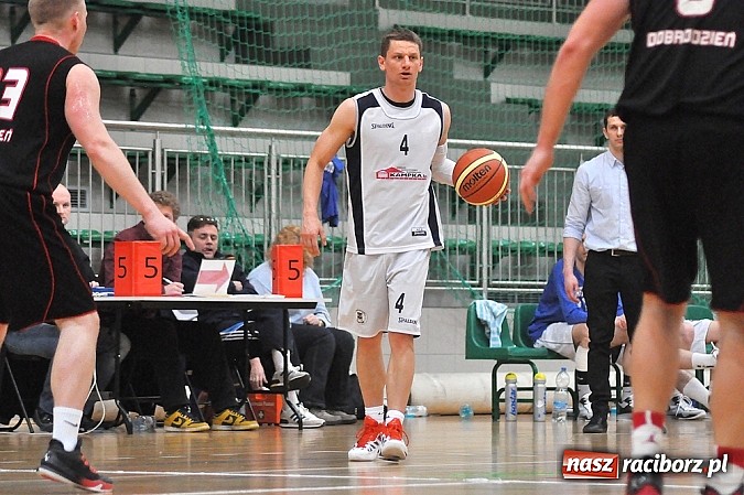 Zdjęcie w galerii na portalu naszraciborz.pl: Ofensywa gra o trzecie miejsce. Porażka w pierwszym meczu wiadomości z regionu