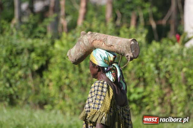 Zdjęcie w galerii na portalu naszraciborz.pl: U siebie czyli w Kongo... wiadomości z regionu