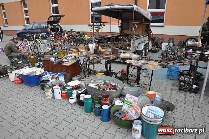 Zdjęcie w galerii na portalu naszraciborz.pl: Targ koński z giełdą warzyw, kwiatów, sadzonek i staroci wiadomości z regionu