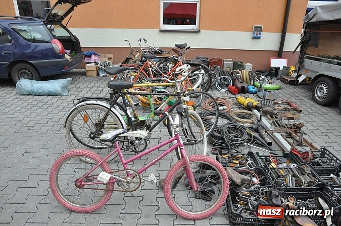 Zdjęcie w galerii na portalu naszraciborz.pl: Targ koński z giełdą warzyw, kwiatów, sadzonek i staroci wiadomości z regionu