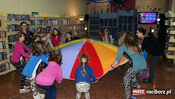 Zdjęcie w galerii na portalu naszraciborz.pl: Raciborska noc z Andersenem  wiadomości z regionu