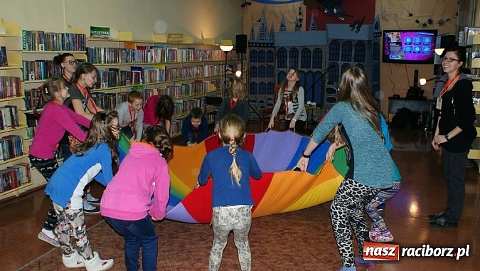 Zdjęcie w galerii na portalu naszraciborz.pl: Raciborska noc z Andersenem  wiadomości z regionu