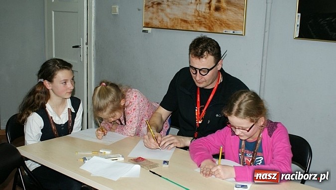 Zdjęcie w galerii na portalu naszraciborz.pl: Raciborska noc z Andersenem  wiadomości z regionu