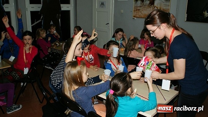 Zdjęcie w galerii na portalu naszraciborz.pl: Raciborska noc z Andersenem  wiadomości z regionu