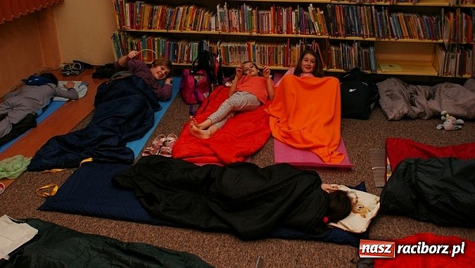 Zdjęcie w galerii na portalu naszraciborz.pl: Raciborska noc z Andersenem  wiadomości z regionu