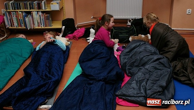 Zdjęcie w galerii na portalu naszraciborz.pl: Raciborska noc z Andersenem  wiadomości z regionu