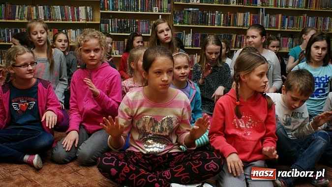 Zdjęcie w galerii na portalu naszraciborz.pl: Raciborska noc z Andersenem  wiadomości z regionu