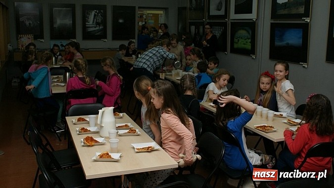 Zdjęcie w galerii na portalu naszraciborz.pl: Raciborska noc z Andersenem  wiadomości z regionu