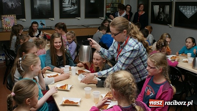 Zdjęcie w galerii na portalu naszraciborz.pl: Raciborska noc z Andersenem  wiadomości z regionu