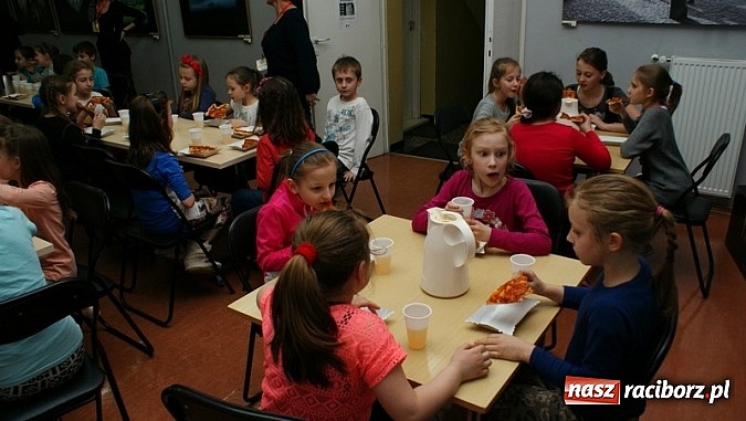 Zdjęcie w galerii na portalu naszraciborz.pl: Raciborska noc z Andersenem  wiadomości z regionu