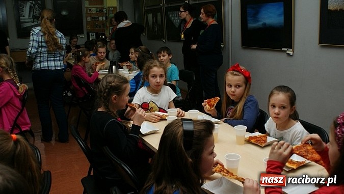 Zdjęcie w galerii na portalu naszraciborz.pl: Raciborska noc z Andersenem  wiadomości z regionu