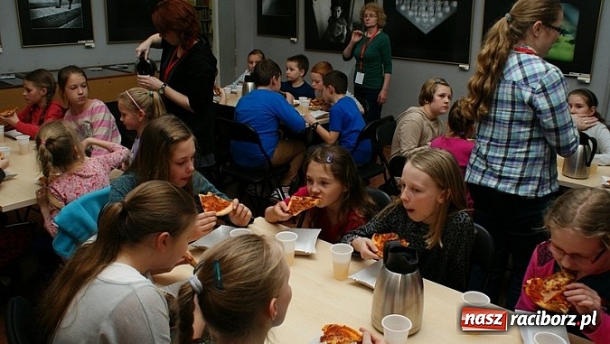 Zdjęcie w galerii na portalu naszraciborz.pl: Raciborska noc z Andersenem  wiadomości z regionu