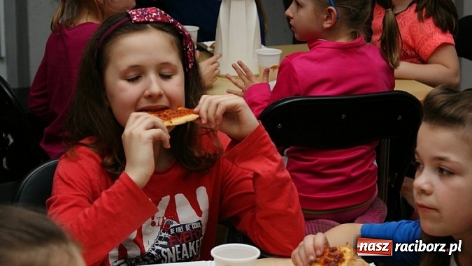 Zdjęcie w galerii na portalu naszraciborz.pl: Raciborska noc z Andersenem  wiadomości z regionu