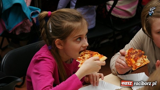 Zdjęcie w galerii na portalu naszraciborz.pl: Raciborska noc z Andersenem  wiadomości z regionu