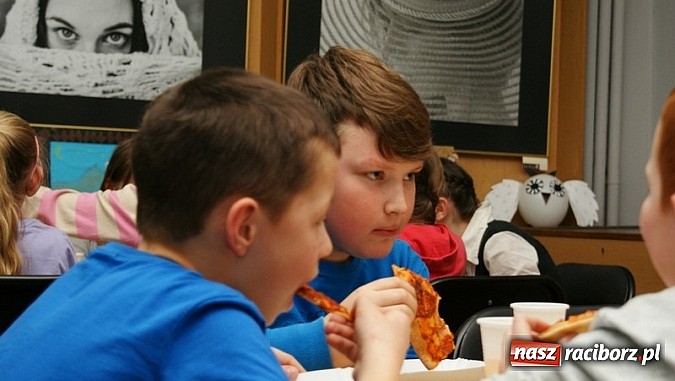 Zdjęcie w galerii na portalu naszraciborz.pl: Raciborska noc z Andersenem  wiadomości z regionu