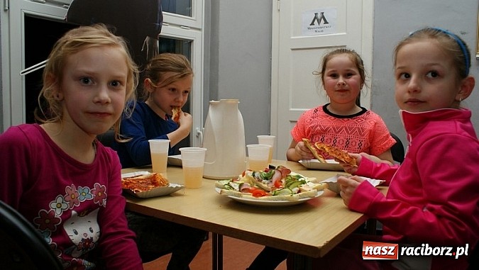 Zdjęcie w galerii na portalu naszraciborz.pl: Raciborska noc z Andersenem  wiadomości z regionu