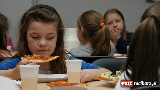 Zdjęcie w galerii na portalu naszraciborz.pl: Raciborska noc z Andersenem  wiadomości z regionu