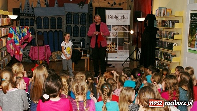 Zdjęcie w galerii na portalu naszraciborz.pl: Raciborska noc z Andersenem  wiadomości z regionu